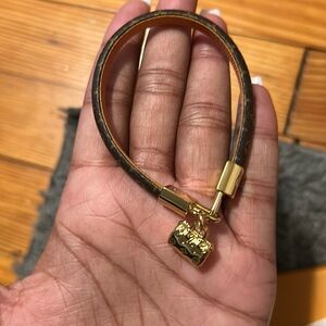 Brand new 100% authentic Louis Vuitton speedy charm size 19